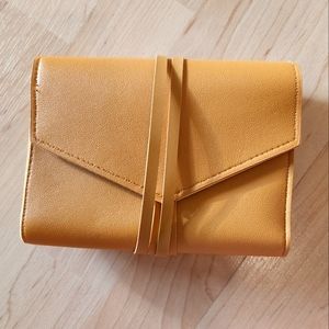 Glass Ladder & Co. Tech Organizer Roll